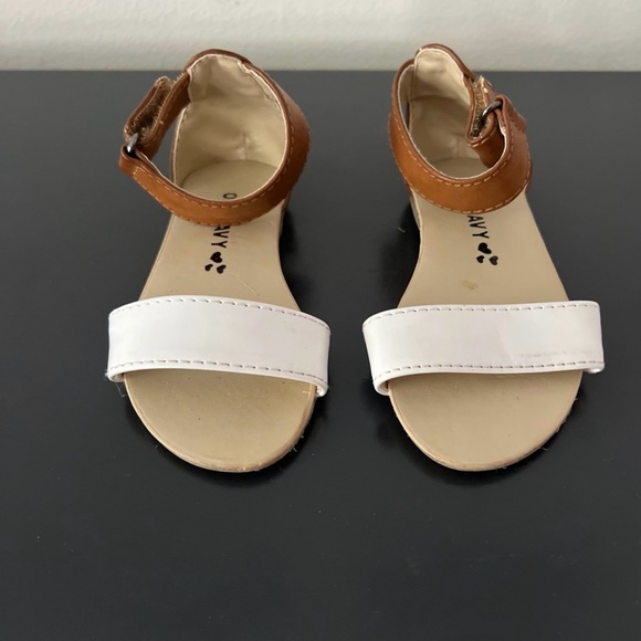 Old navy kids sandals size 6 - Picture 2 of 2